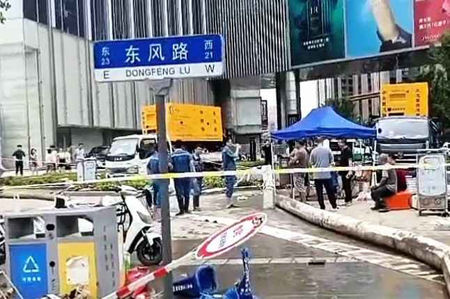 米兰官方网站-米兰milan(中国)排涝突击队在排涝现场
